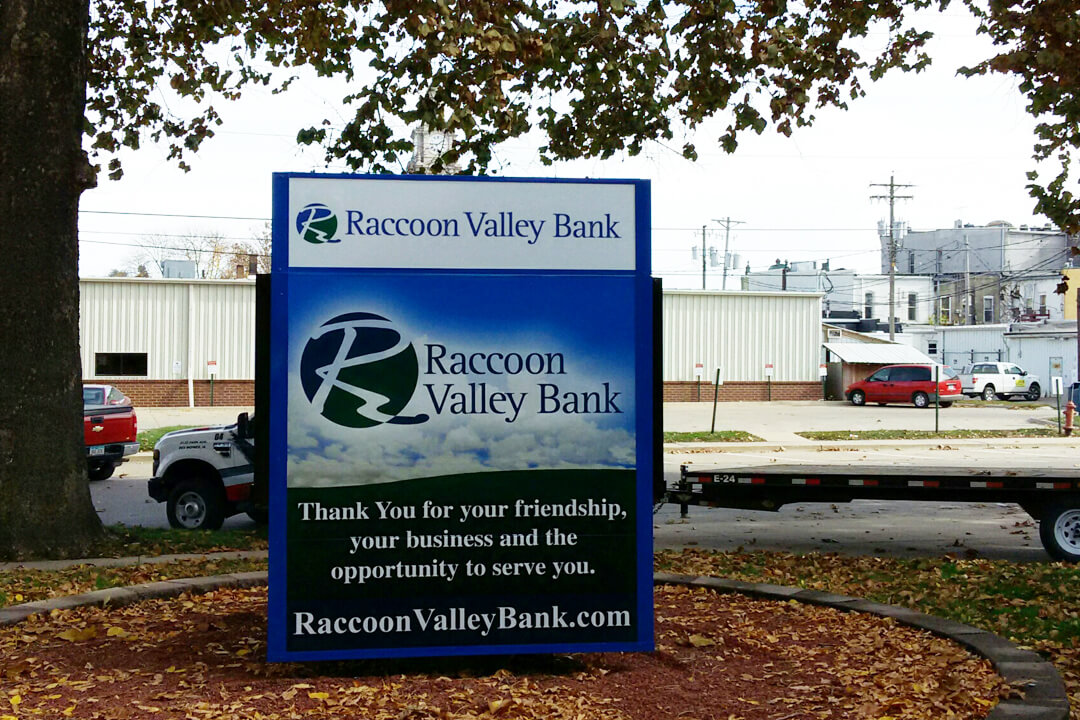 Banking\Financial Raccoon Valley Bank Monument